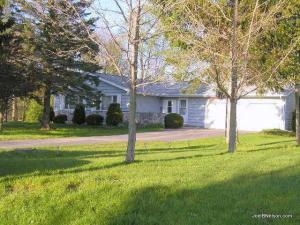 573 9th St, Plainwell, MI 49080 photo 1