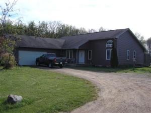 76 13th St, Plainwell, MI 49080 photo 1