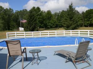 982 Weaver Rd, Bronson, MI 49028 photo 2