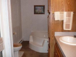 982 Weaver Rd, Bronson, MI 49028 photo 6