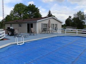 982 Weaver Rd, Bronson, MI 49028 photo 1