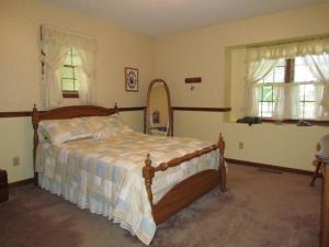 5835 Eidson Rd, St. Joseph, MI 49085 photo 11
