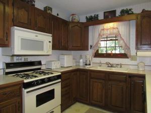 5835 Eidson Rd, St. Joseph, MI 49085 photo 9