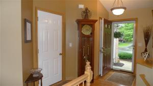 652 Abbey Ml SE, Ada, MI 49301 photo 2