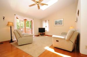 16810 E De Ave, Augusta, MI 49012 photo 2