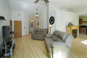 10384 Riverview Dr, Plainwell, MI 49080 photo 4