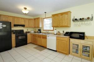 10384 Riverview Dr, Plainwell, MI 49080 photo 6