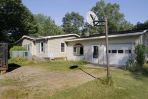 937 Charles St, Plainwell, MI 49080 photo 2