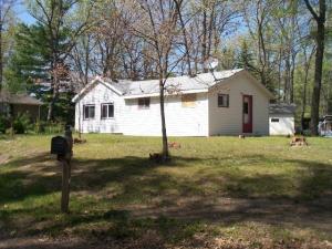 6521 Robin Dr, Harrison, MI 48625 photo 1