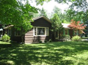 548 Eighth St, Manistee, MI 49660 photo 1
