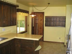 548 Eighth St, Manistee, MI 49660 photo 3