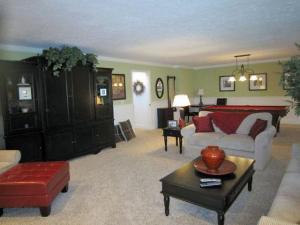 429 Midlakes Blvd, Plainwell, MI 49080 photo 11