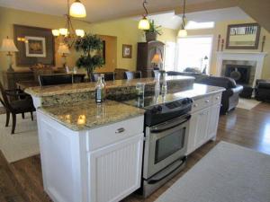429 Midlakes Blvd, Plainwell, MI 49080 photo 7