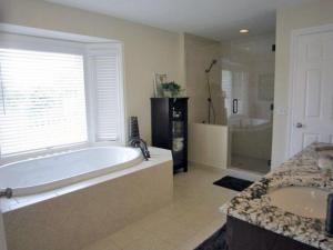 429 Midlakes Blvd, Plainwell, MI 49080 photo 17