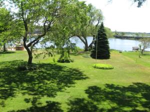 708 Fall St, Spring Lake, MI 49456 photo 2