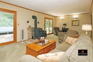 184 109th, Plainwell, MI 49080 photo 4