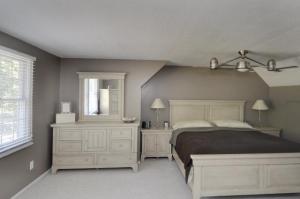 232 E Van Bruggen Dr, Plainwell, MI 49080 photo 12