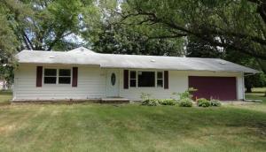 4607 E Riv, Buchanan, MI 49107 photo 1