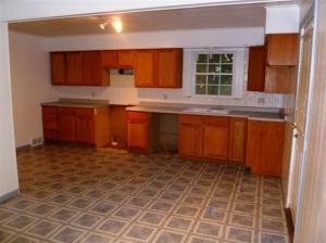 105 E Michigan St, Three Oaks, MI 49128 photo 3