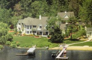 3399 Northshore Dr, Pierson, MI 49339