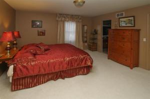 338 Southfork Dr, Plainwell, MI 49080 photo 13