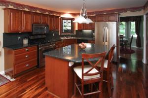 338 Southfork Dr, Plainwell, MI 49080 photo 2