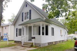 807 5th St, Three Rivers, MI 49093 photo 1