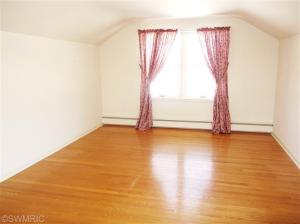 623 Amity St, Lowell, MI 49331 photo 7