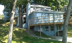631 Spring Grove Rd, Stanton, MI 48888 photo 1