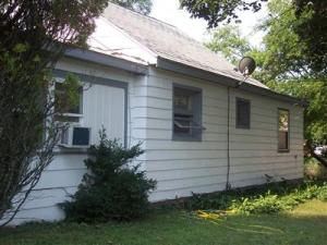 706 Oak St, Three Rivers, MI 49093 photo 2