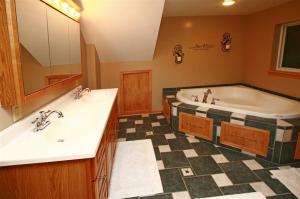 4055 E B Ave, Plainwell, MI 49080 photo 18