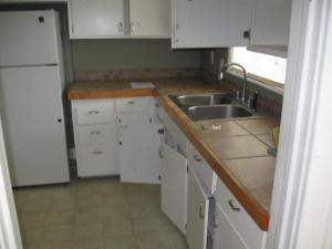 612 Spring St, Three Rivers, MI 49093 photo 2