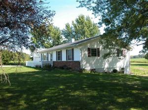 1310 E Wagner Rd, Buchanan, MI 49107 photo 2