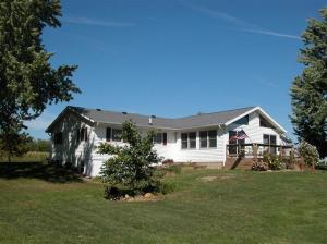 1310 E Wagner Rd, Buchanan, MI 49107 photo 4