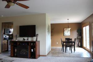 518 Westwind Ln, Ithaca, MI 48847 photo 4