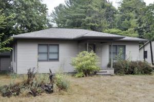 807 E Green St, Marshall, MI 49068 photo 2