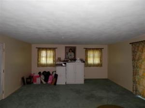 608 Devonshire Dr, Sturgis, MI 49091 photo 2