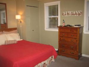 445 Grove St, Constantine, MI 49042 photo 14