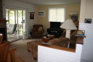 741 Lakeside Dr, Stanton, MI 48888 photo 2