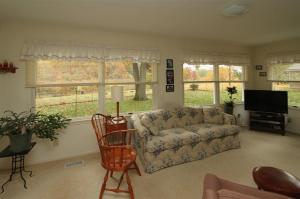 664 Glenview, Plainwell, MI 49080 photo 8