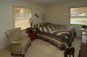664 Glenview, Plainwell, MI 49080 photo 11