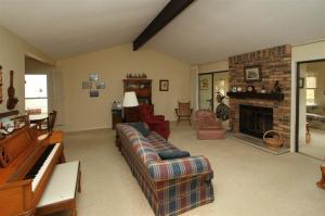 664 Glenview, Plainwell, MI 49080 photo 3