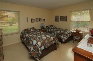 664 Glenview, Plainwell, MI 49080 photo 5