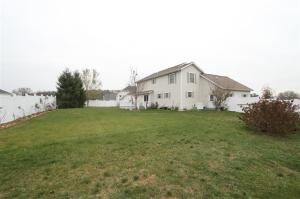 492 E Stoneridge Dr, Plainwell, MI 49080 photo 4