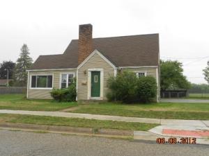 624 Amity St SE, Lowell, MI 49331 photo 1