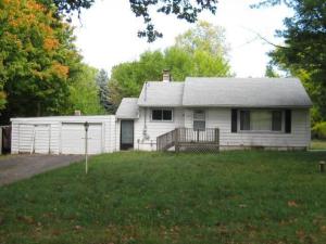 569 105th Ave, Plainwell, MI 49080 photo 1