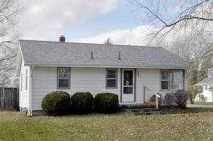3208 Luetta Ave, Jackson, MI 49201 photo 2