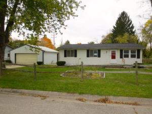 306 Bluff St, Buchanan, MI 49107 photo 1