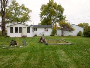 306 Bluff St, Buchanan, MI 49107 photo 2