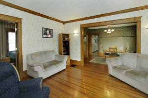 418 W Chart St, Plainwell, MI 49080 photo 5